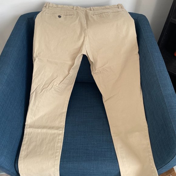 Gap Modern Khakis in Skinny Fit Size 32x30 - Picture 3 of 3